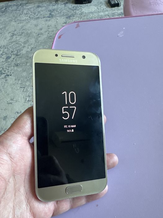 Продам телефон samsung A520