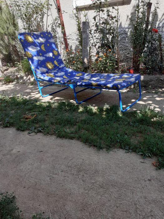 Sezlong albastru
