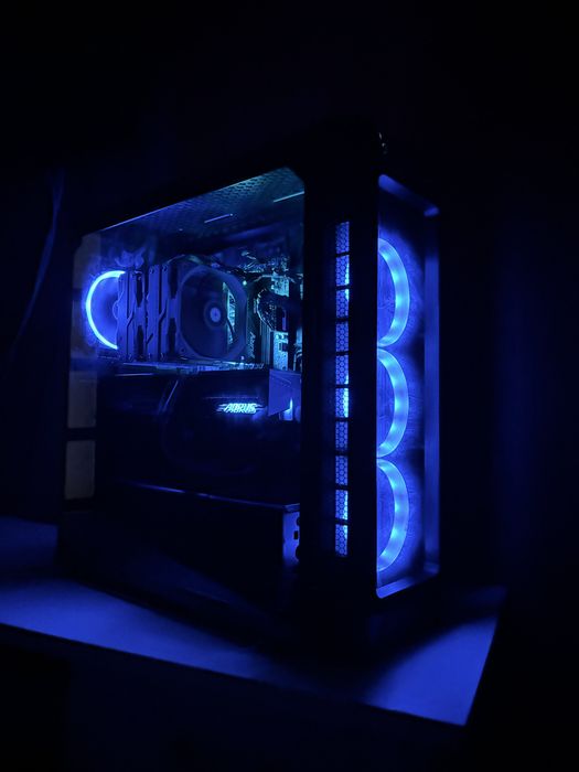 Pc gaming rx 9070 xt, ryzen 7 9800x3d, 32 gb ram ddr5 6000 Mhz CL30