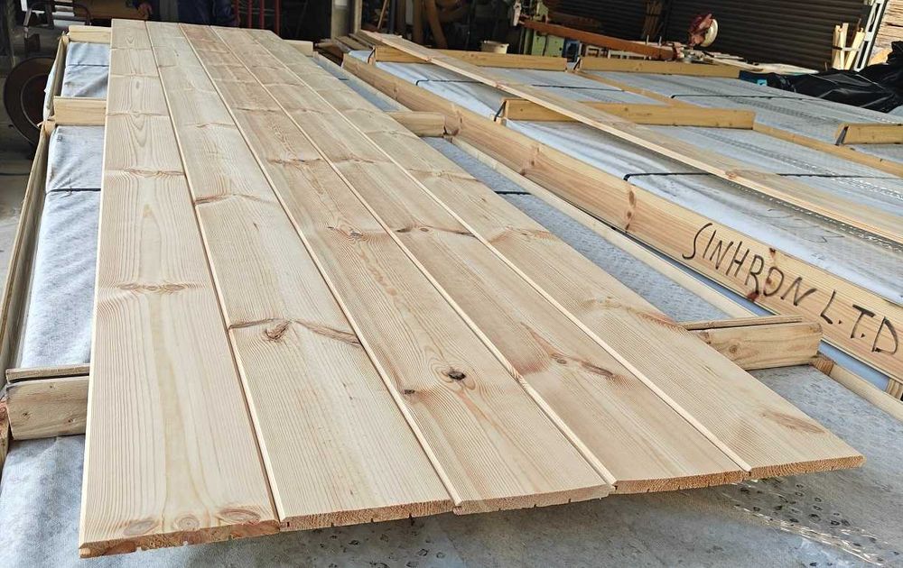 Ламперия - скандинавска 14 см от червен бор