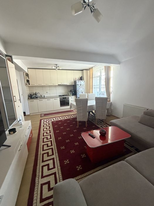 Vand apartament 3 camere Urusagului