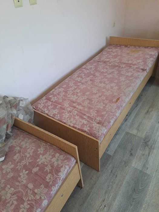 Стенка,кровати одно и двухспальная
