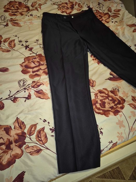 Pantaloni costum albastru închis – mărimea 48 – eleganți