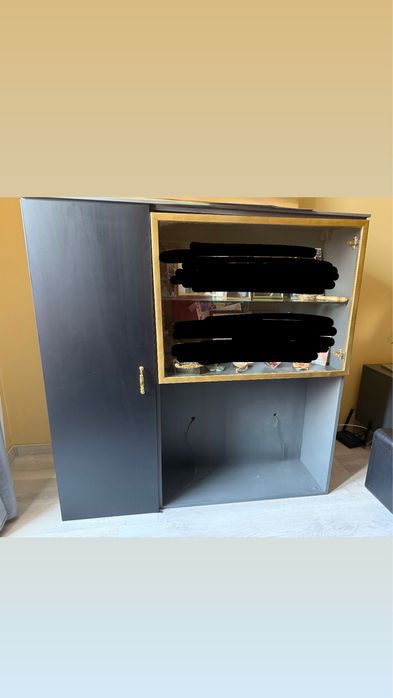 Секция с витрина