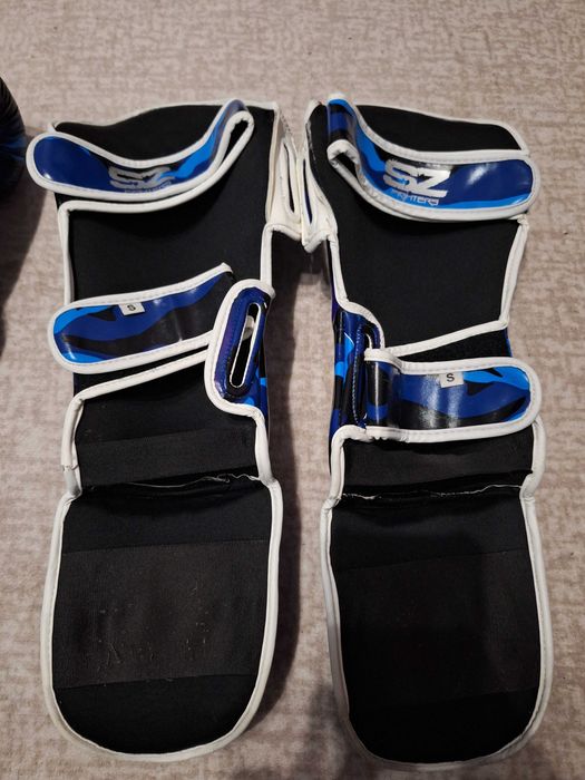 Ръкавици и наколенки за кикбобс