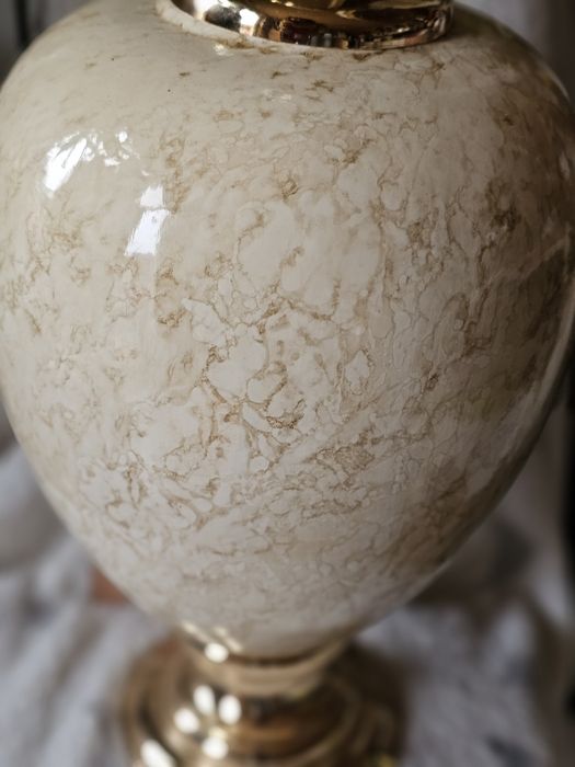 Vând o lampa  antica mare de 87 cm din porțelan