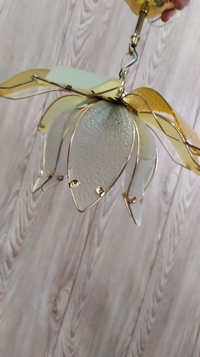 Продам люстры, самовывоз.