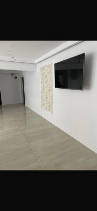 persoana fizica vand ap 3 camere 76 mp utili