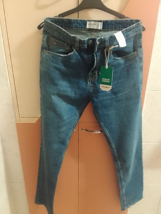 Vand blugi noi , cu eticheta masura L