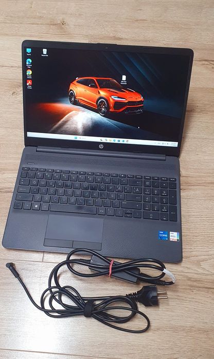 Laptop HP 250 i5 1135G7, 8GB RAM, SSD 512GB, Iris Xe