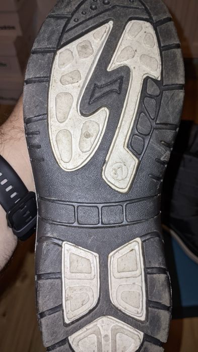 Cizmulițe îmblănite și impermeabile, mărime 37