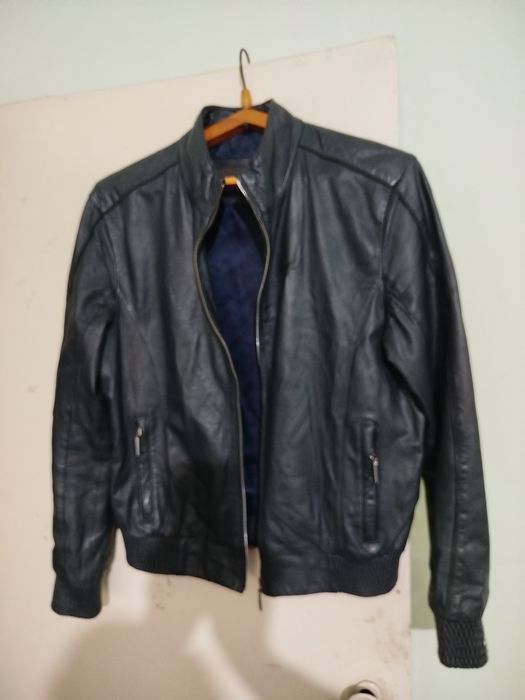 Продам кожаные куртки.