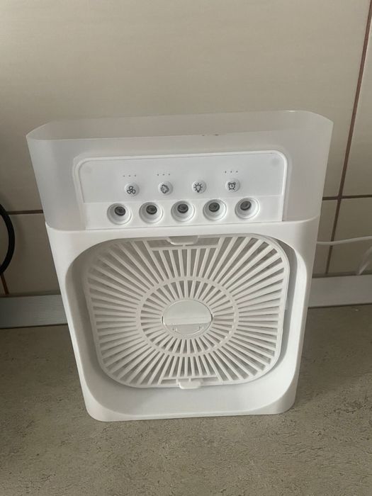 Vand ventilatorcu ados de apa pentru umidificare