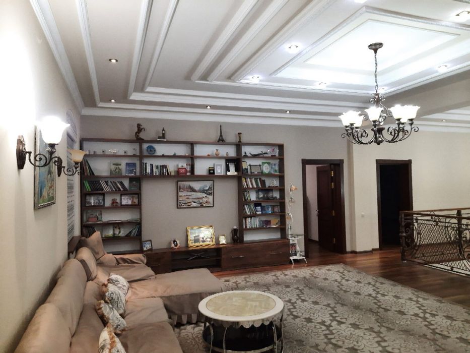 Yunusobod Zenit mahalla 3 etaj basseynli-sauna 6 sotix mojno barter