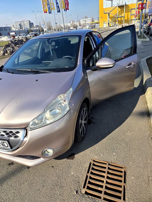 De vanzare peugeot 208