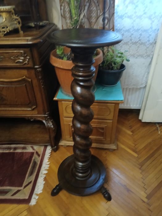 Etajera ( suport) din mahon