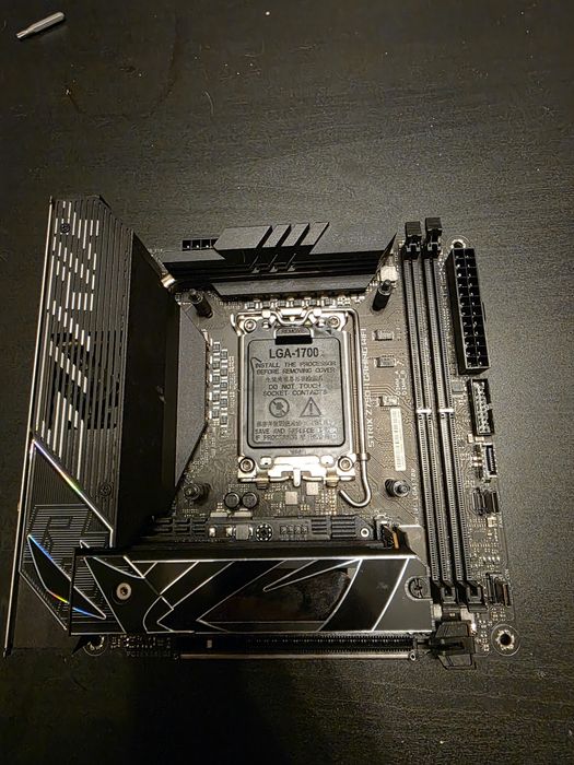 Placa de baza Asus ROG z790 itx