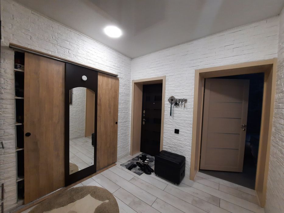 3к квартира, Бажова 57