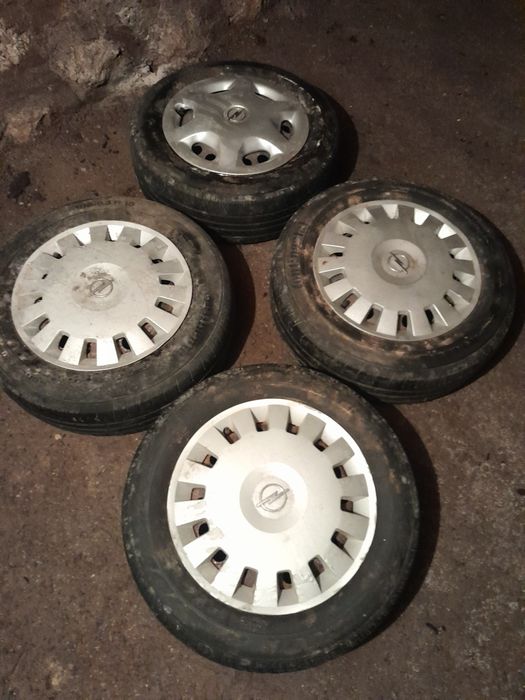 4 anvelope cu jenti de tabla  195/65 R15 pret 200lei