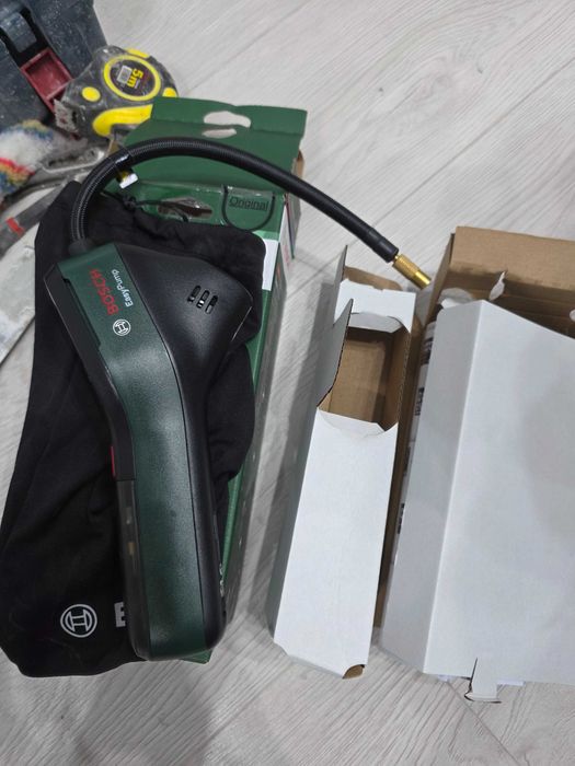 Pompa pneumatica cu acumulator integrat Li-Ion, 3.6 V, 3 Ah, 10 bar