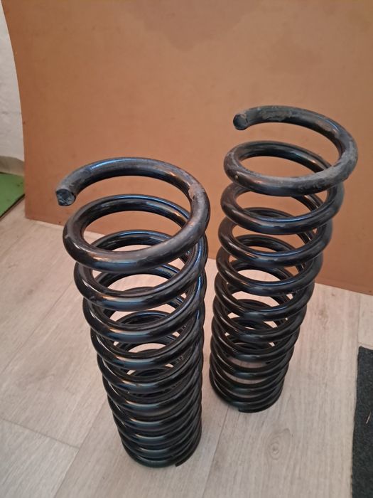 Продам передние пружины от Мерседеса w140