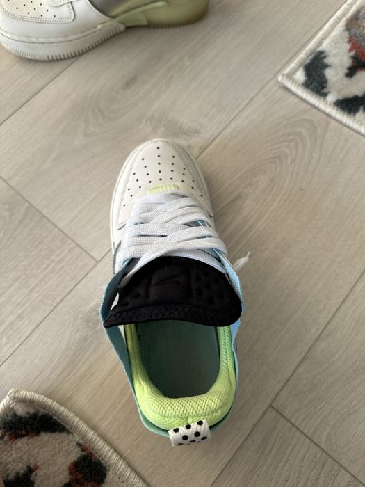 Adidasi Nike Air force 1 fluorescenti