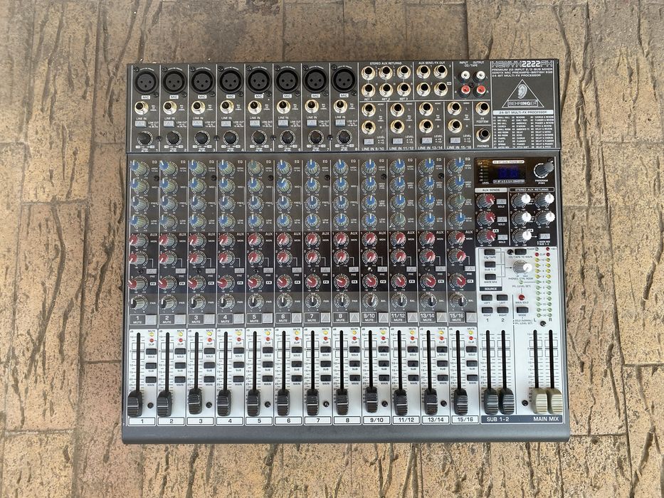 Behringer Xenyx2222FX  ( linie / instrumente )