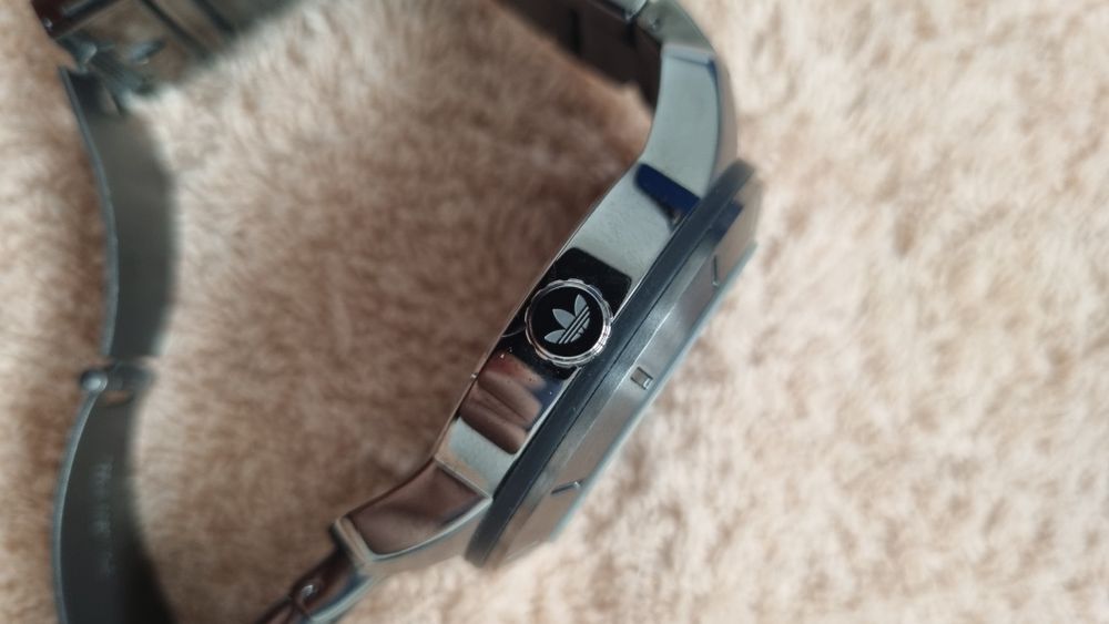 Часы Adidas кварцевые