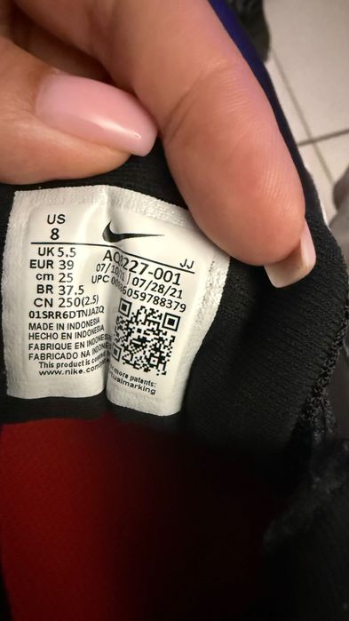 Маратонки Nike 39