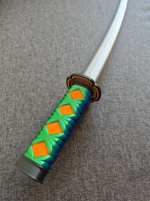 Меч катана с хамелеонова зелено и синя оплетка и разтегателно острие