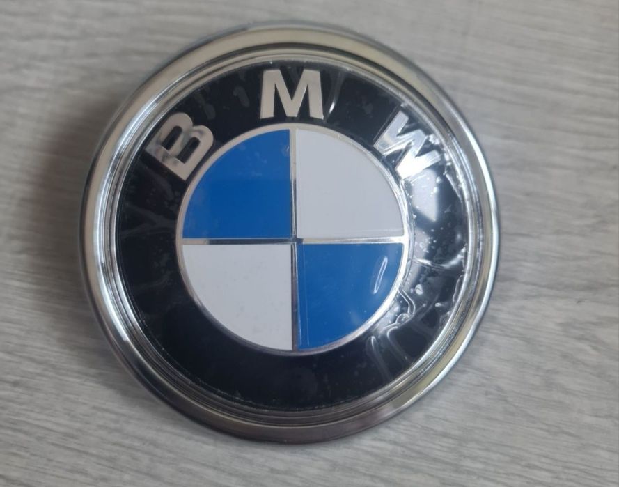 Emblema-Sigla-Logo-Stema-Neagra-Aniversara-Clasica-Alb-Albastru-Full-Black-Spate-Haion-Dedicata-Suport-Bmw-E70-E71-F15-F16-F25-F26