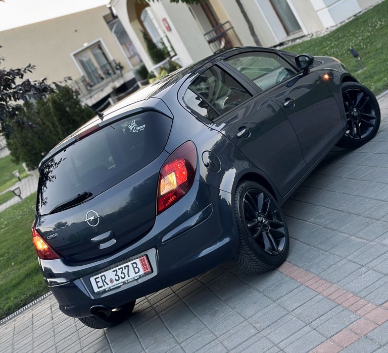Opel Corsa D Black Edition 2010 Benzina 1.2 85 CP / Deosebit