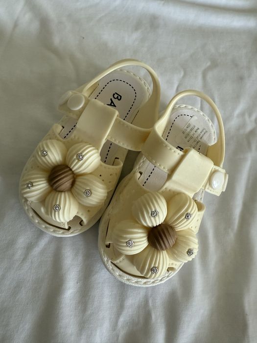 Нови детски сандали