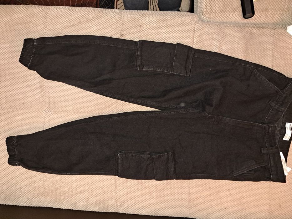 Карго панталони Bershka