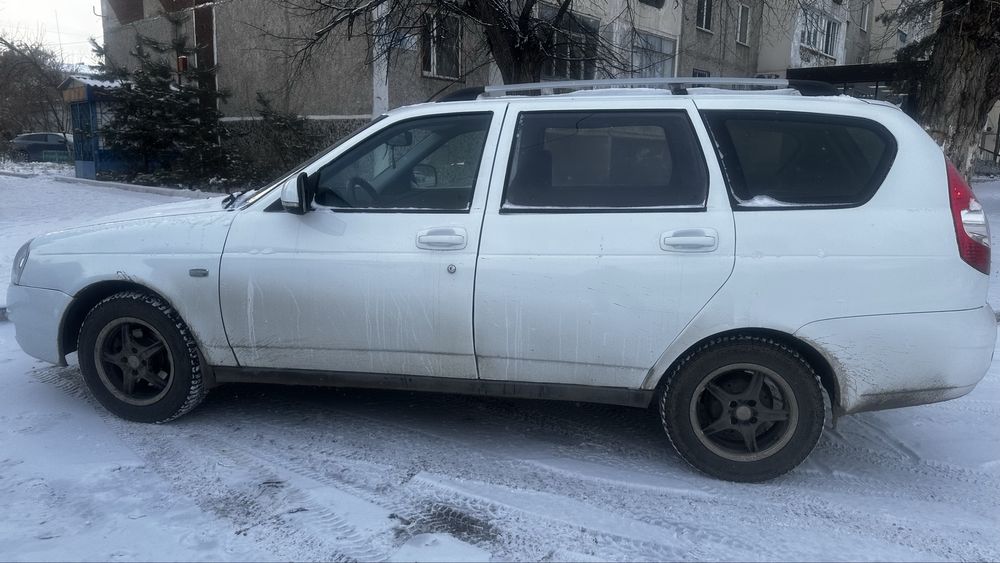 Продам приору уриверсал