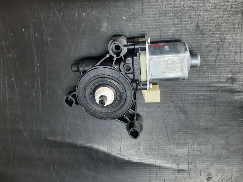 Motoras macara dreapta fata vw t roc a11 e850202097 5q0959801a