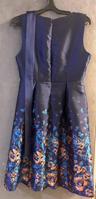 Платья б/у в хорошем состоянии