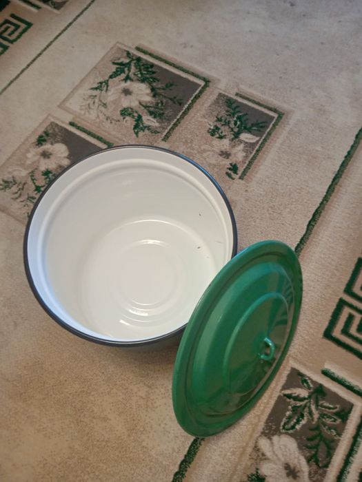 Продам кастрюля эмалированная 40 л.