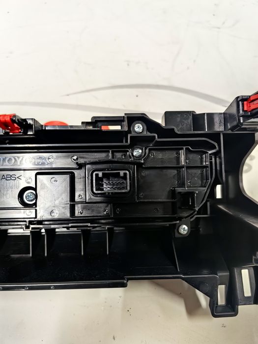 Климатроник Toyota Yaris Cross 2025г / Тойота Ярис Крос 2025г