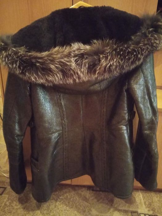 Женская зимняя дубленка