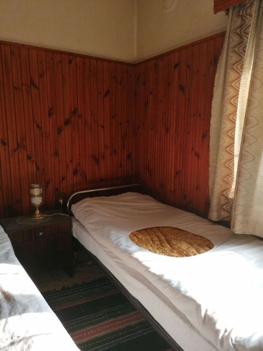 Нощно шкафче, нощна лампа