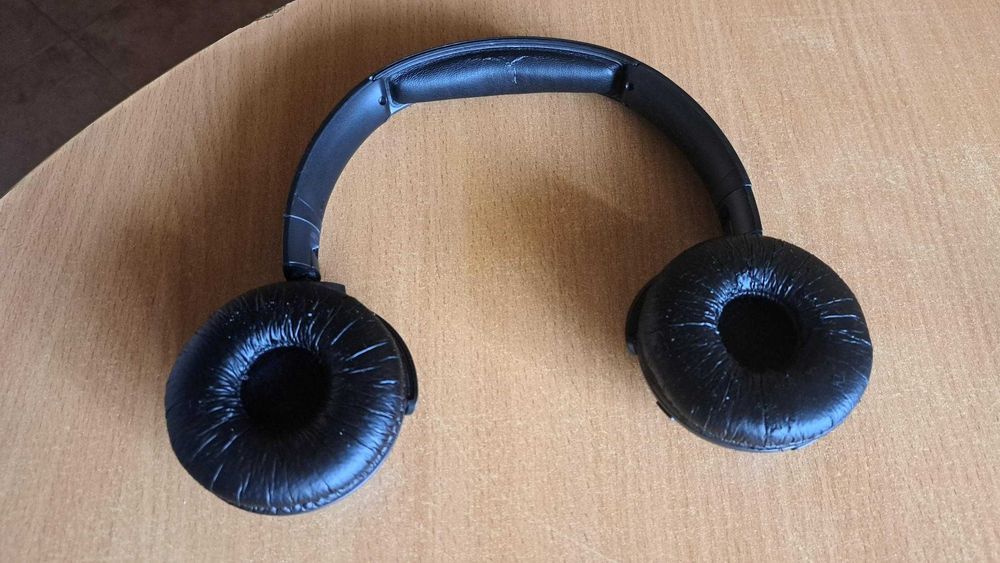 Безжични слушалки Philips TAUH202BK/00 с повреда