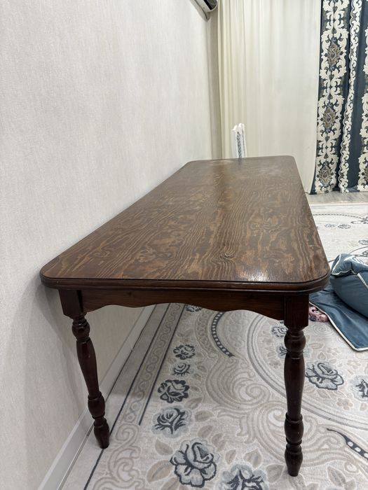 Продам стол гостиный