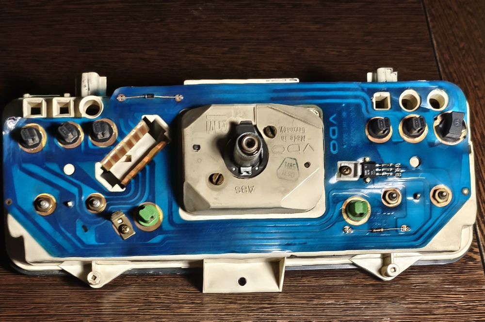 Приборная панель Opel Kadett E