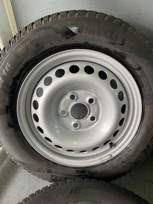 Roti iarna R16 VW T5 T6 Jante noi + anvelope 215/65R16 Pirelli Cinturato Winter 2