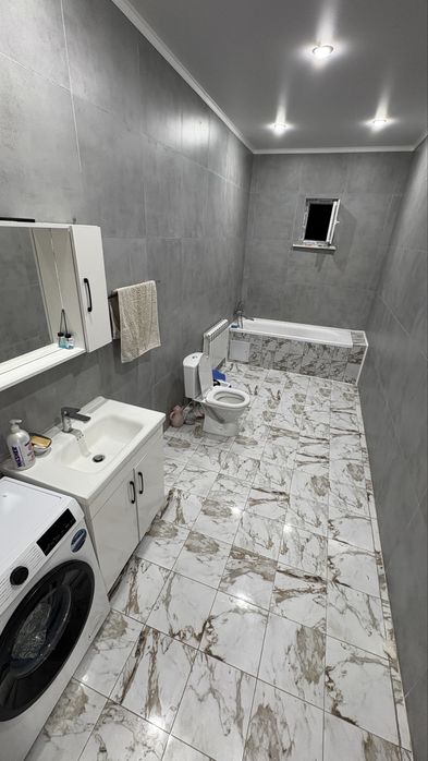 Продаётся два дома на одном участке