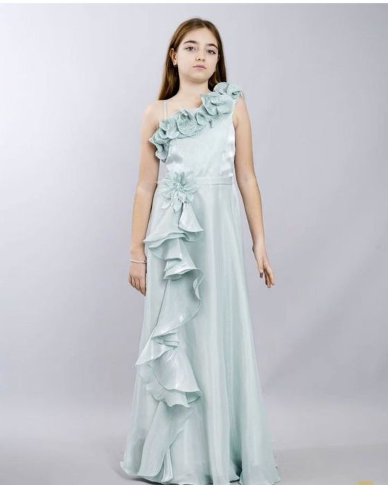 Продажа подрасковых вечерних платьев