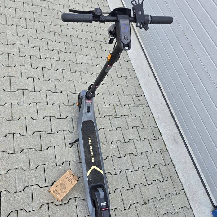 NIU KQI2 Pro Scooter  /Trotinetă  Electrică cu Viteza Maximă de 25km/h și Autonomie Maximă de 40km