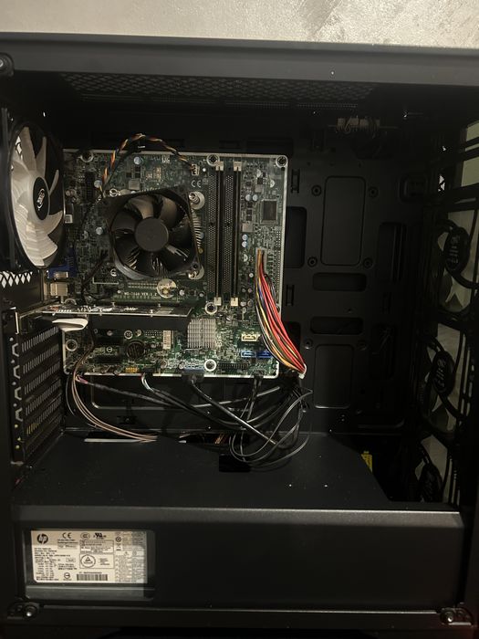 Продавам бюджетна геймърска конфигурация