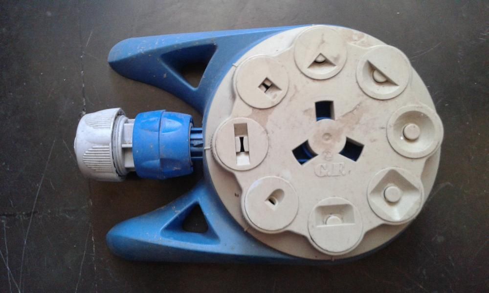 Пръскало,плъзгачи,бобина и повдигащ механ.